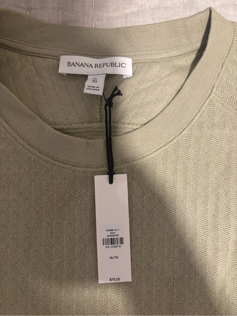 Banana Republic Men's Crewneck Sweater in Olive Green - Picture 2 of 3